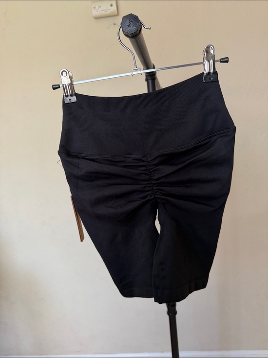 SKIMS Pants - SKIMS CONTOUR NYLON BIKE SHORT SIZE XS Xxs NEW